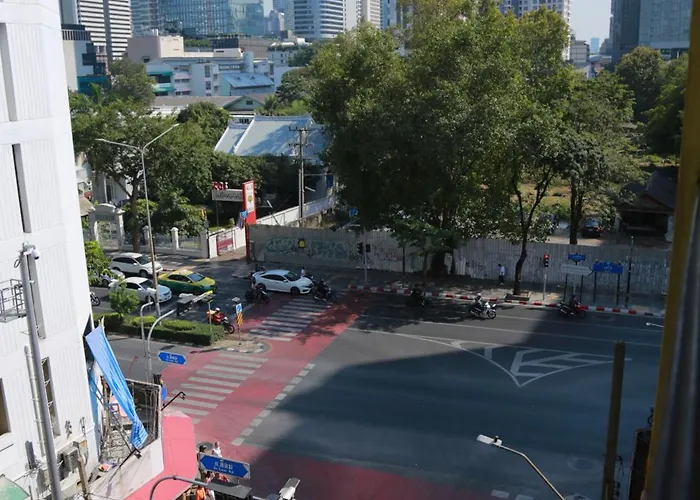 Upar Silom