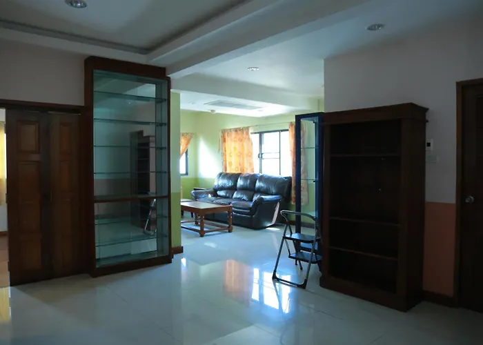 Upar Silom Hotel 3*