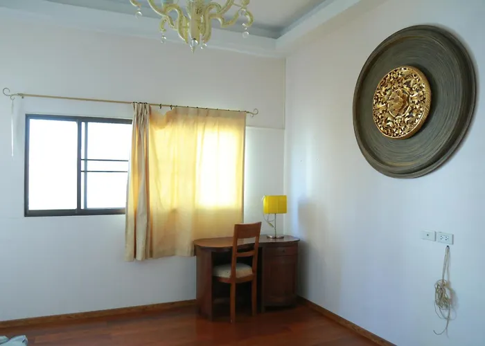 Upar Silom Hotel 3*