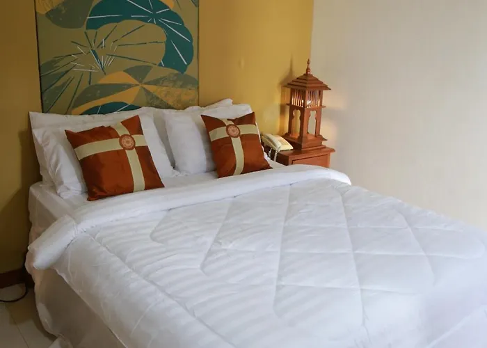 Upar Silom 3*